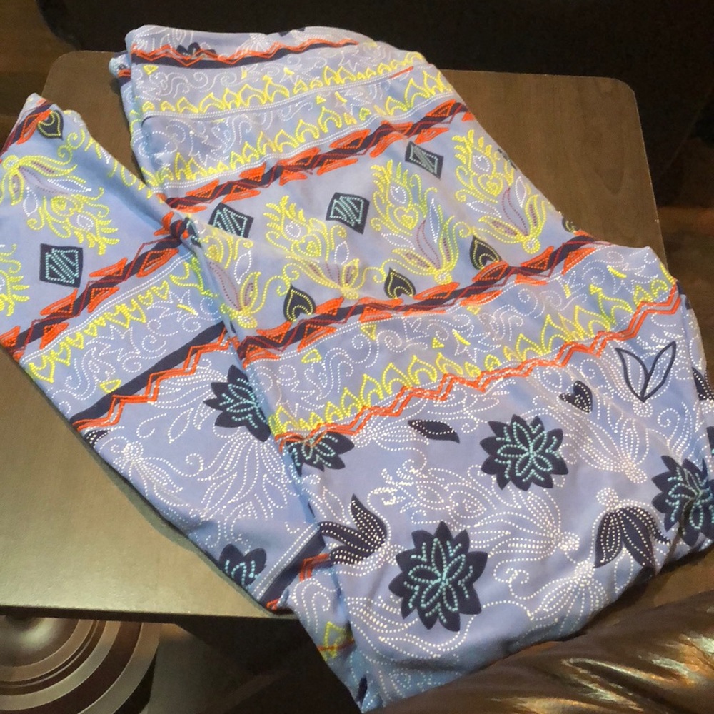 NEVER WORN LuLaRoe tall and curvy leggings